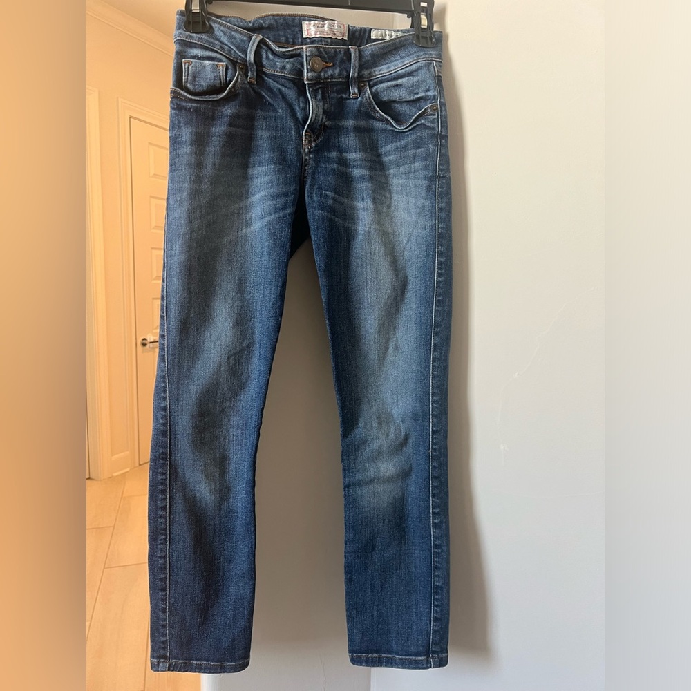 Guess mid rise crop denim